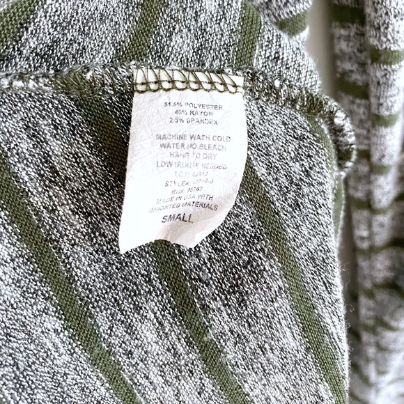 Knit Simple Dress with Long Sleeves and Horizontal Stripes and Built In Necklace - Picture 5 of 6